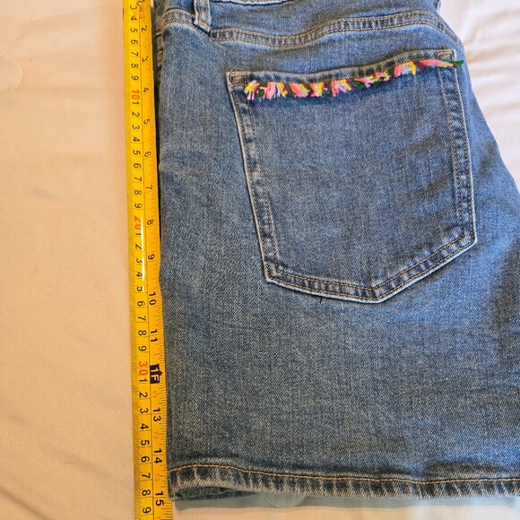 Old Navy  O.G. High-Waisted Short – UNIQUE EMBROIDERY DESIGN - Picture 6 of 9